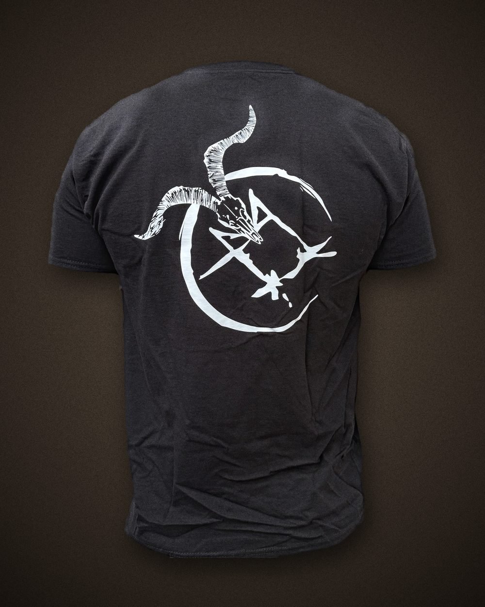 Schwarzes T-Shirt, Rückseite mit großem Holzmasken-Philipps-Print